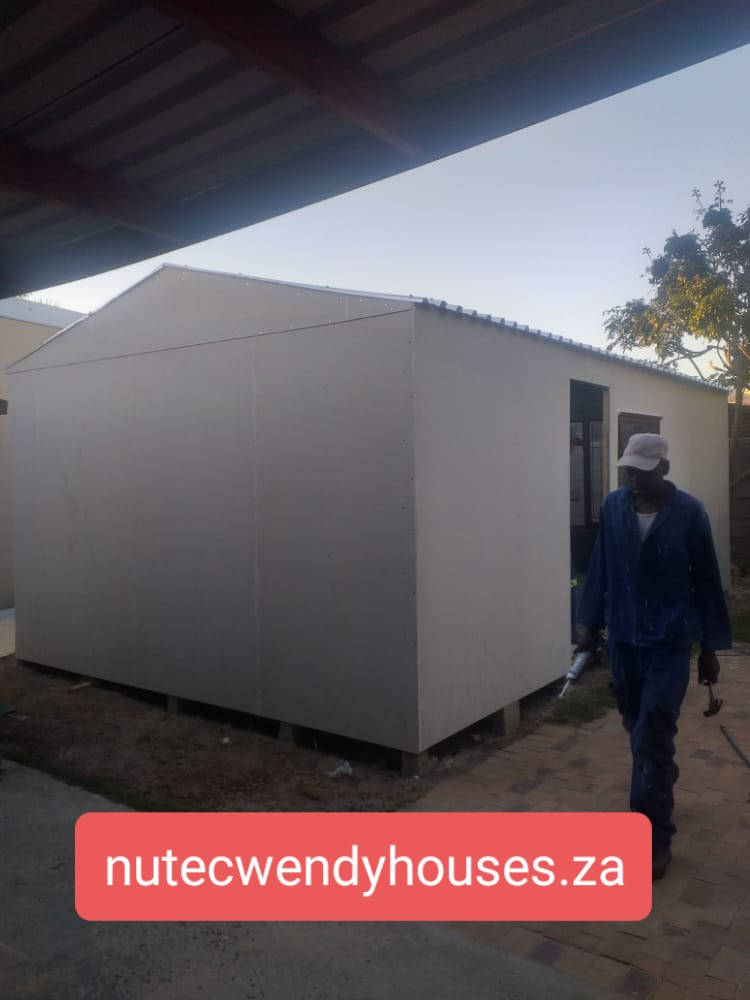 nutec wendy house 15-3-2111